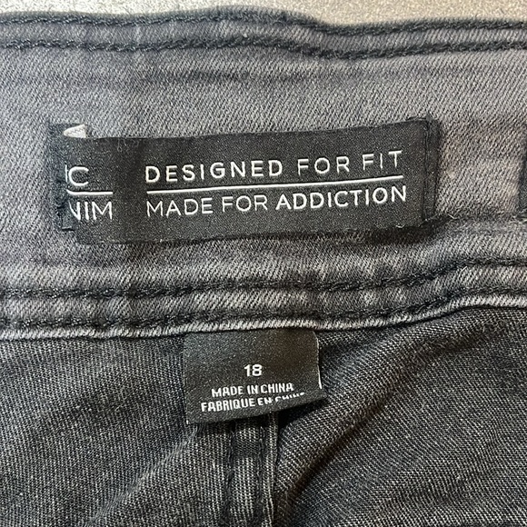 Black denim deconstructed skinny jeans - Picture 3 of 6